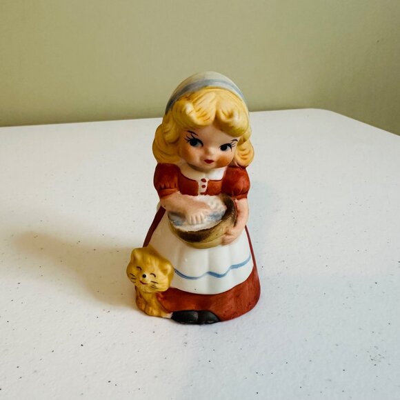 Vintage Ceramic Girl Figurine Washing Laundry With Cat Vintage Bell Figurine - Picture 9 of 10